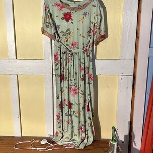 Vintage floral Dress Pit pit 21 inches 52 inches length. Purchased in the 1990s.